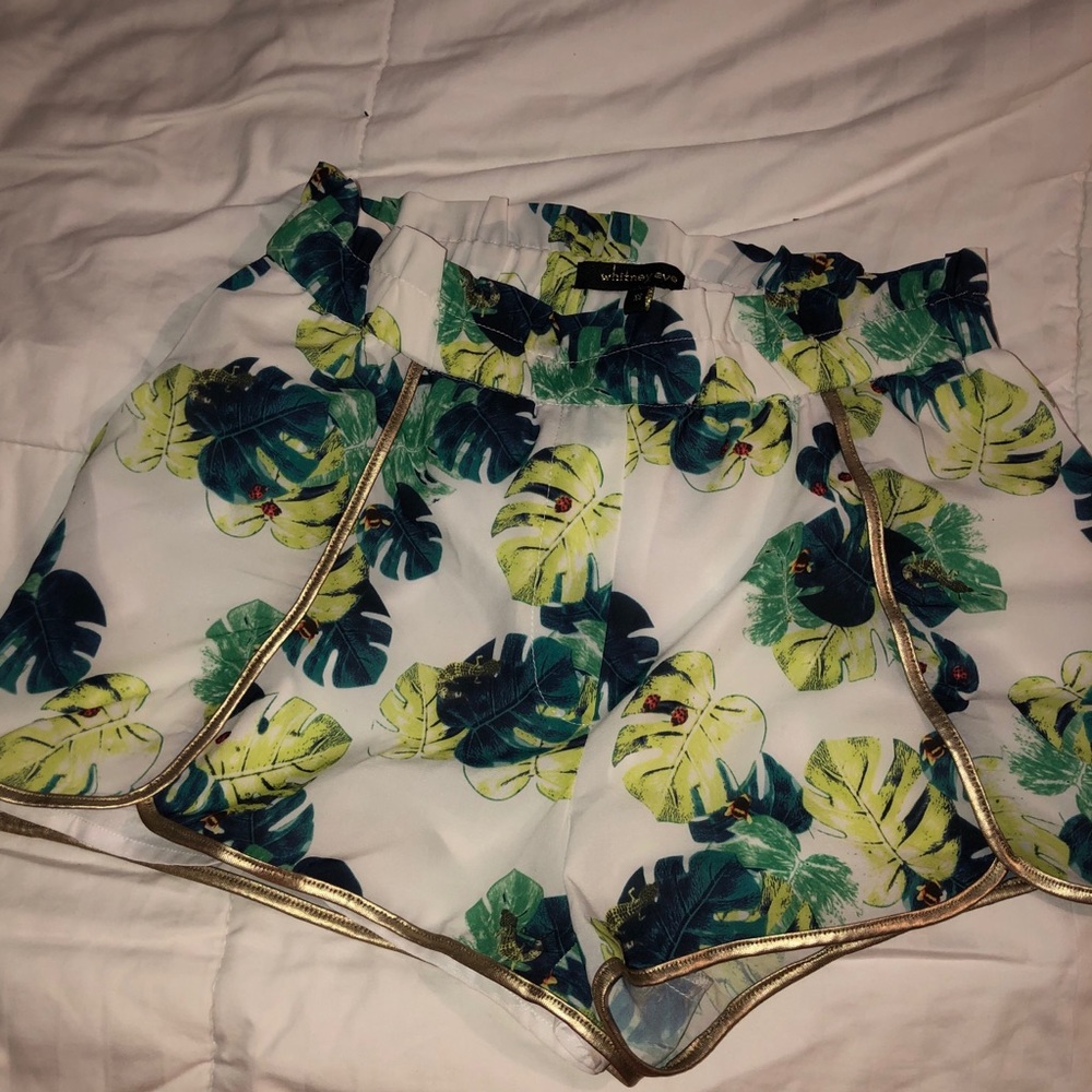 Palm print gold piping shorts